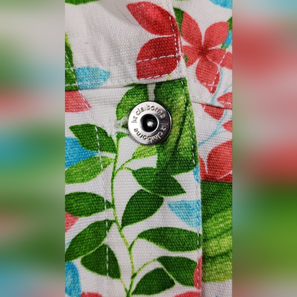 ♥️ LIZ CLAIBORNE WOMEN'S DENIM STYLE FLORAL PATTERN JACKET SIZE P (PETITE) SMALL - Picture 3 of 12